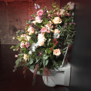 De Nacht Van Exclusief - La Brugeoise - bloemen op wc